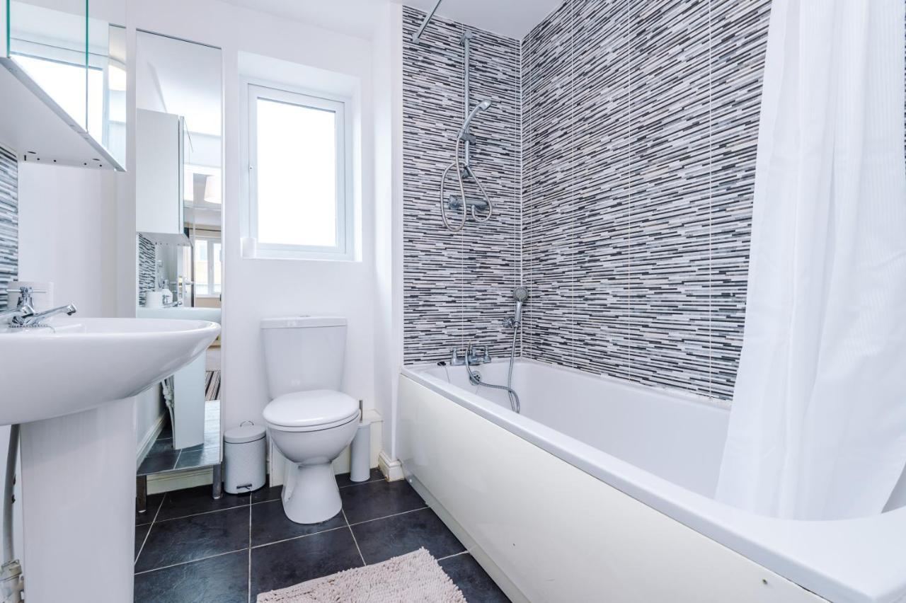 Chic 2 Bed House With Garden & Free Parking Villa Manchester Exterior foto