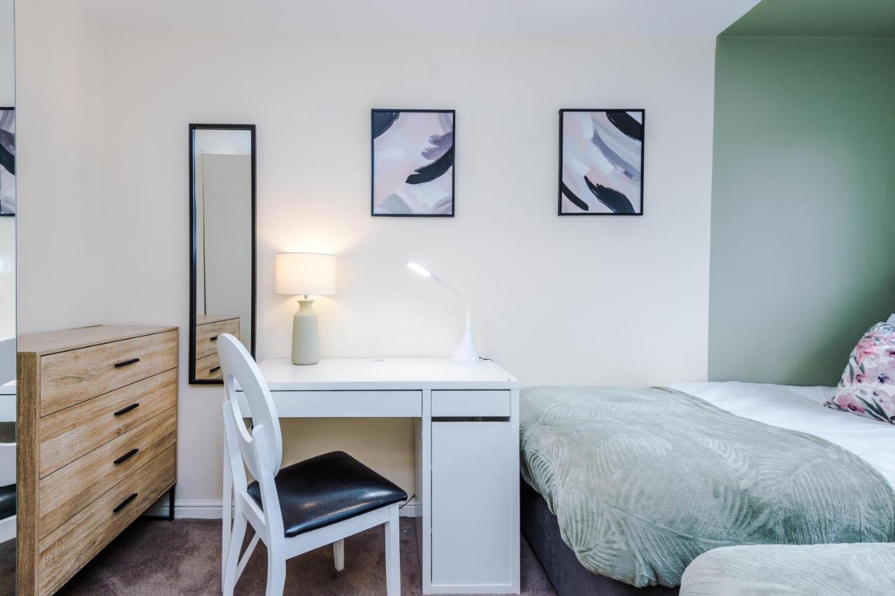 Chic 2 Bed House With Garden & Free Parking Villa Manchester Exterior foto
