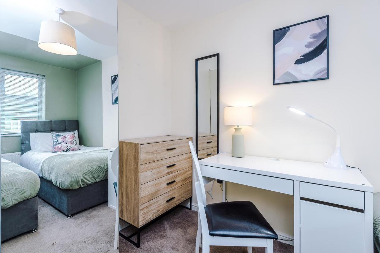 Chic 2 Bed House With Garden & Free Parking Villa Manchester Exterior foto