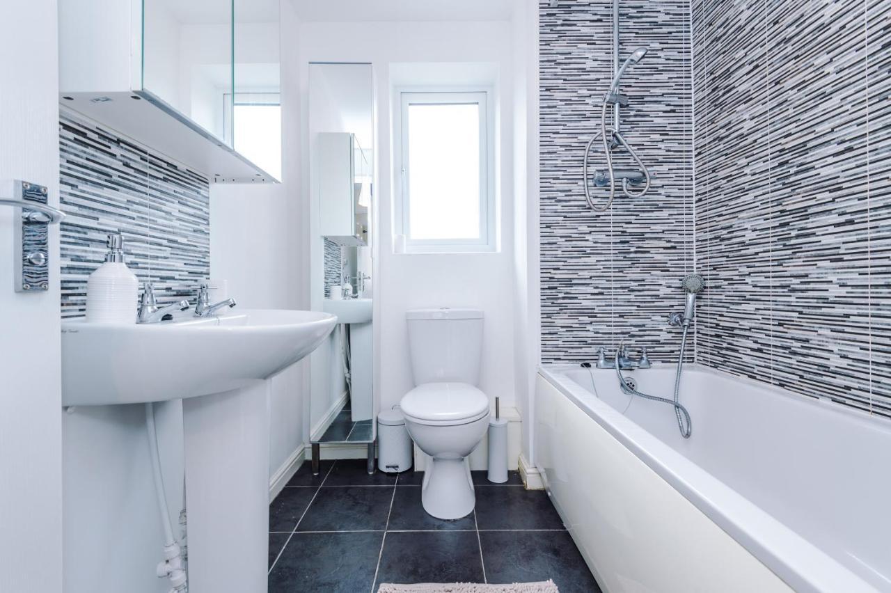Chic 2 Bed House With Garden & Free Parking Villa Manchester Exterior foto